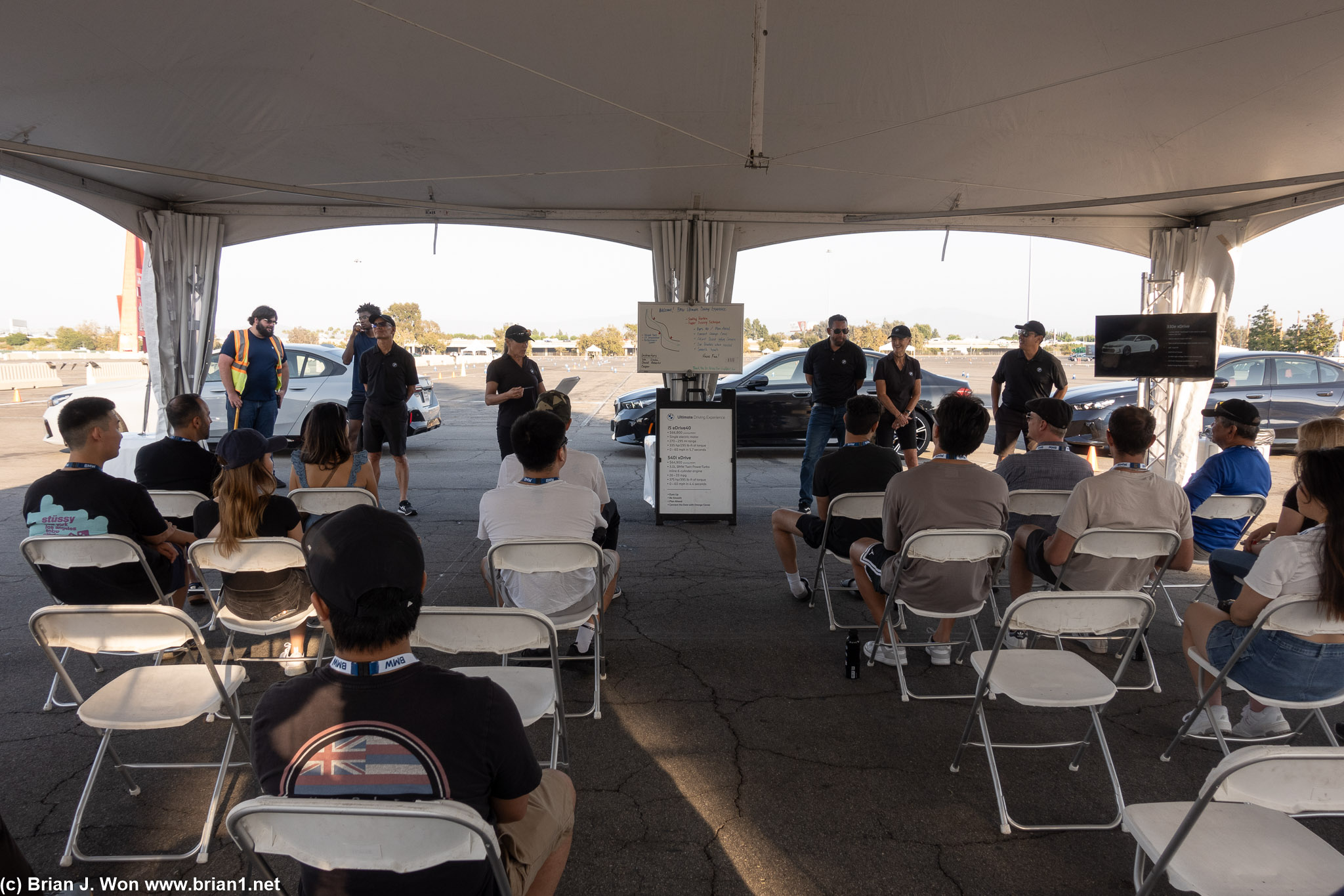 The 4:30pm autocross sessions are starting.