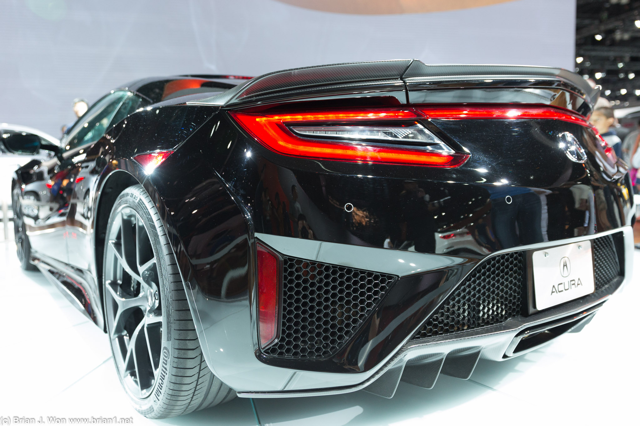 Acura NSX. Looks better in person.