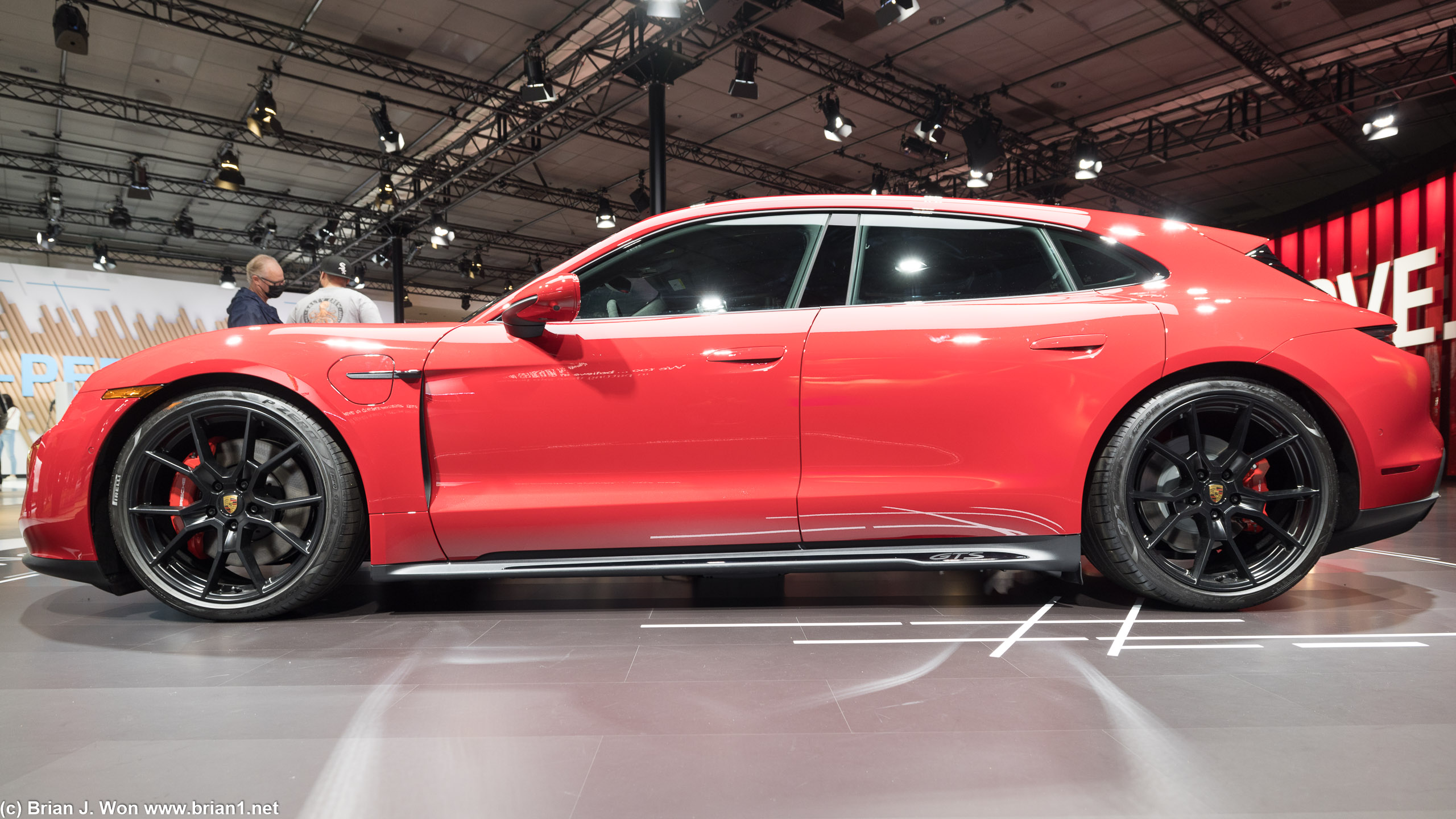 Porsche Taycan Sport Turismo.