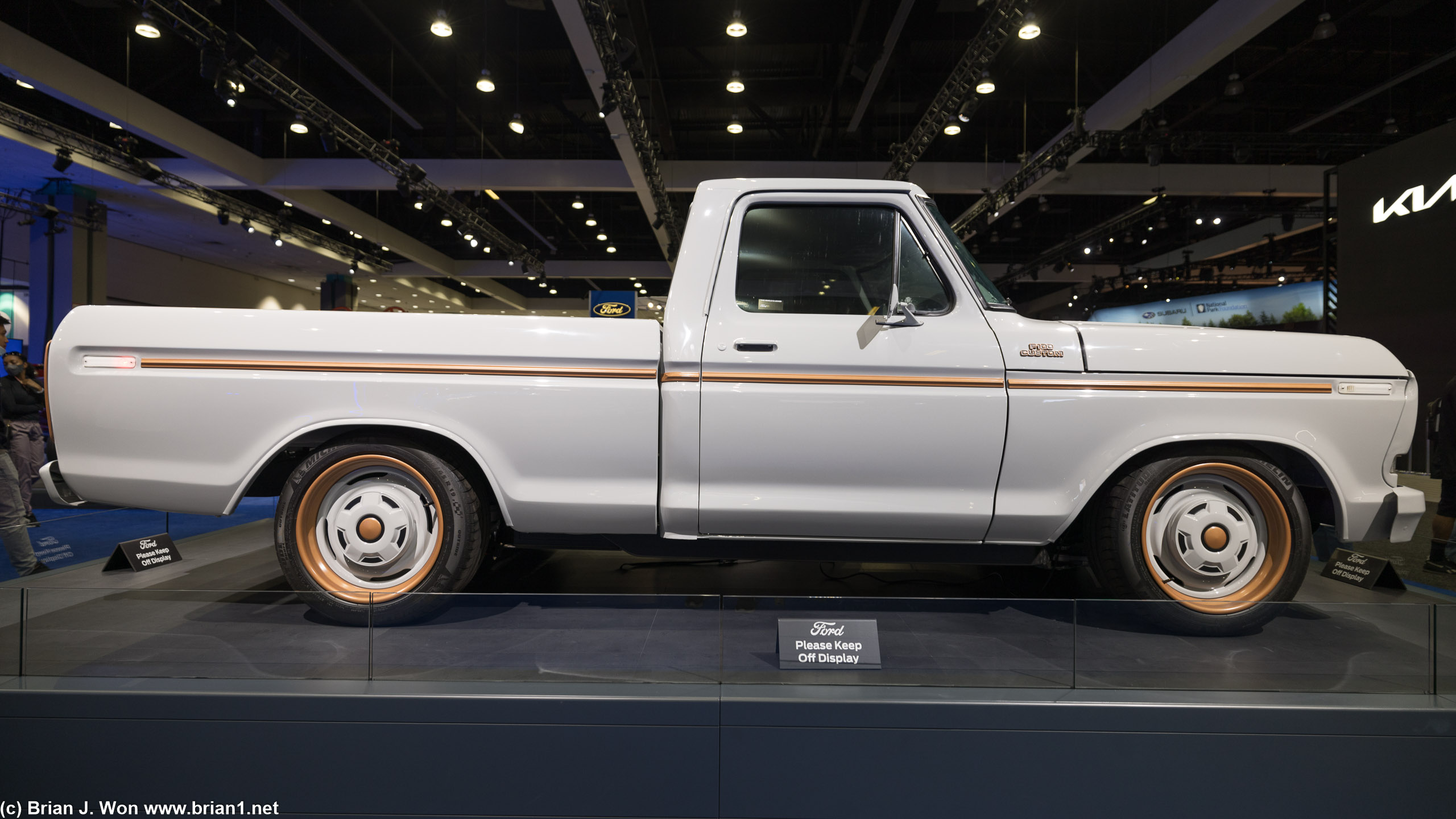 Ford F-100 Eluminator Concept, powered by Mustang Mach-E GT drivetrain.