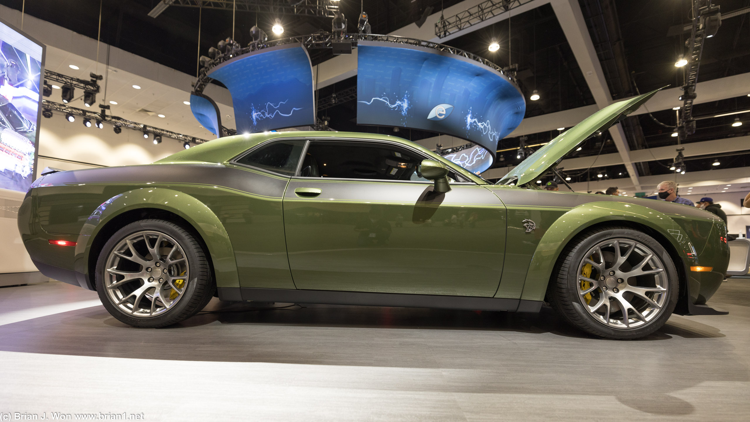 Dodge Challenger Hellcat.