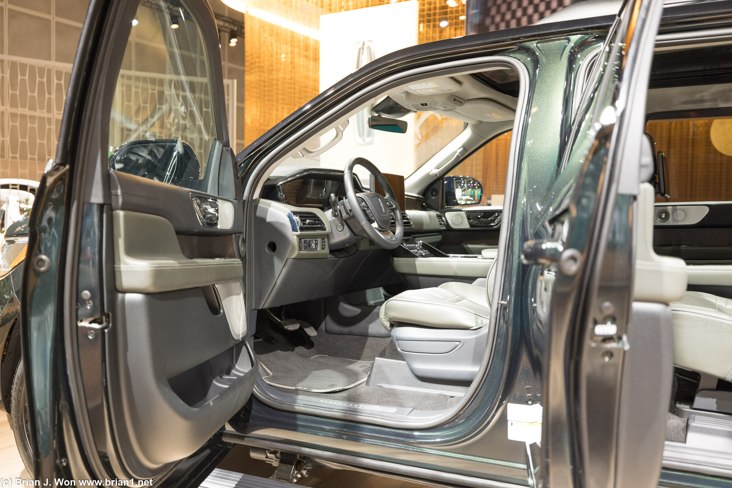 Lincoln Navigator Black Label.