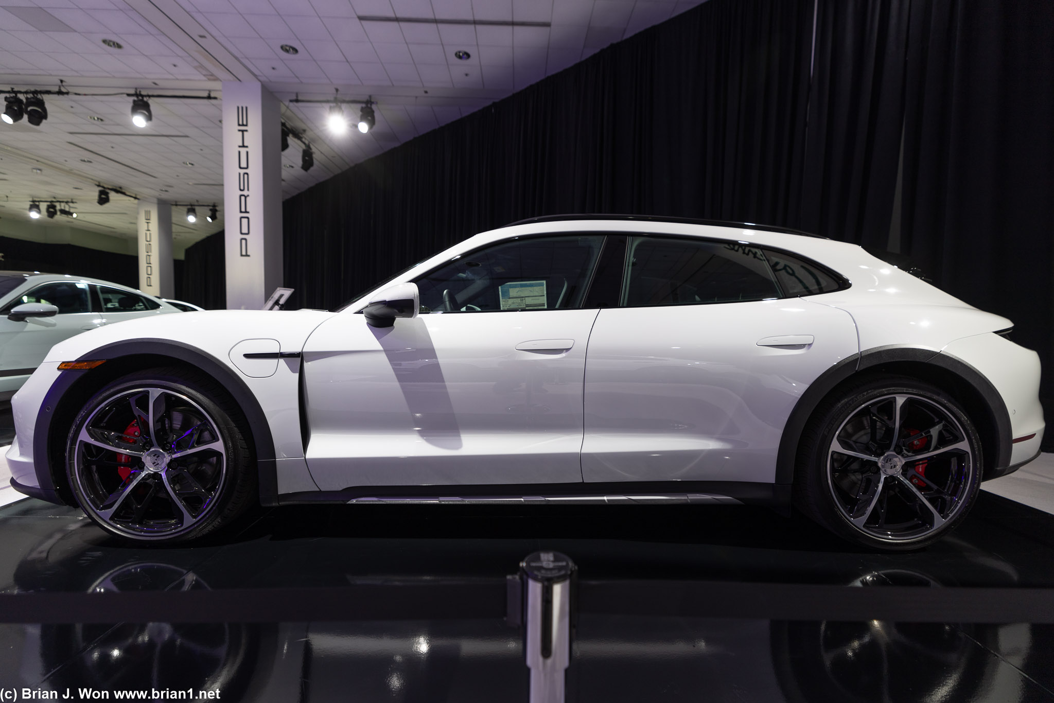 2025 Porsche Taycan 4 Cross Turismo.