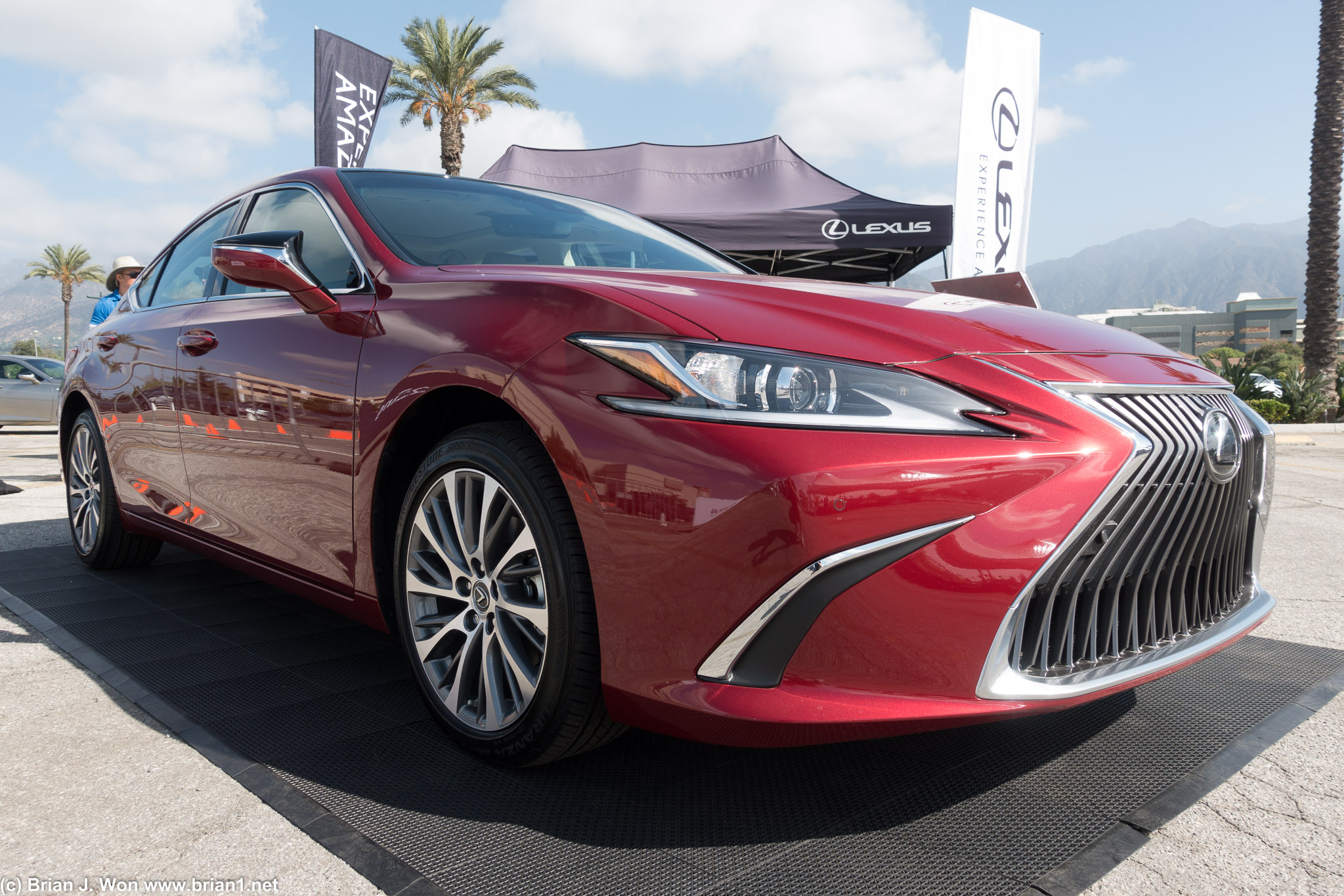 Lexus ES350.